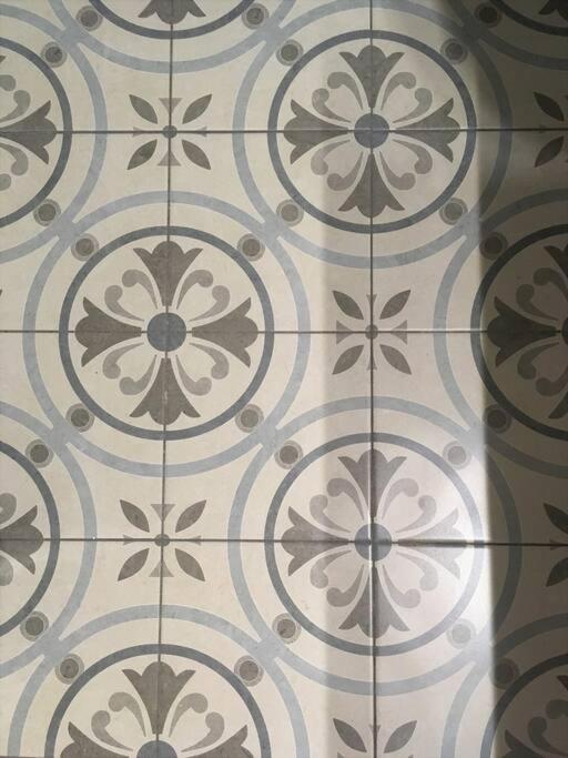 Apartament Benet Mercad Free Wi-fi Newly Renovate