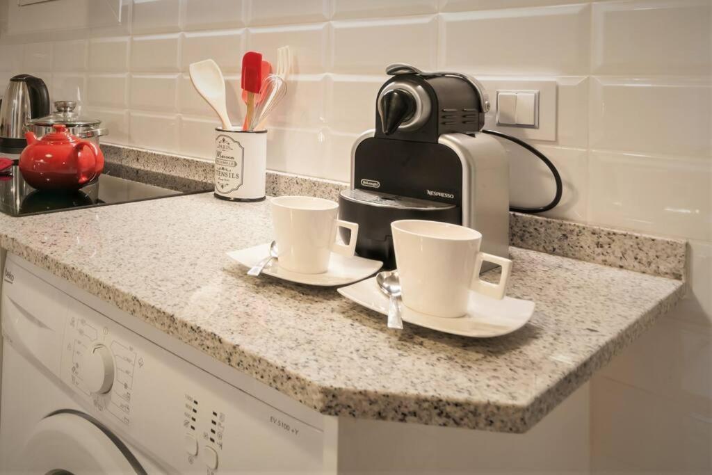 Apartment Benet Mercad Free Wi-fi Newly Renovate